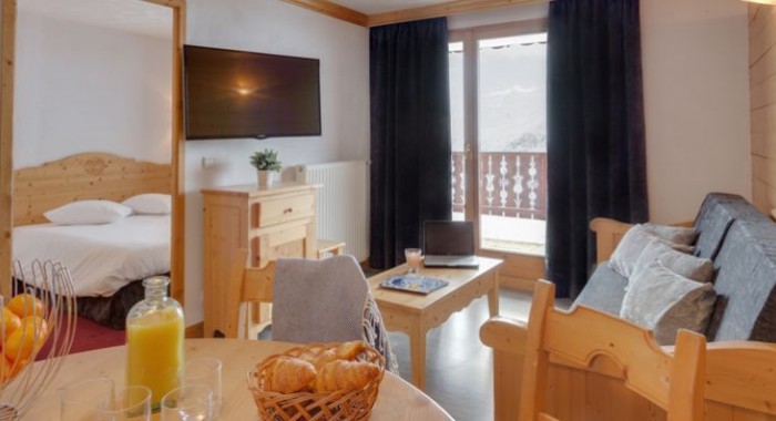 Residence Les Chalets de l'Adonis, Les Menuires ski chalet, image 2